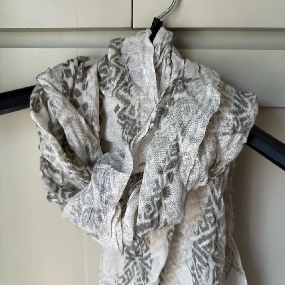 NWT Chico's Patterned Scarf/Wrap Approx 20x72 Off White & Gray